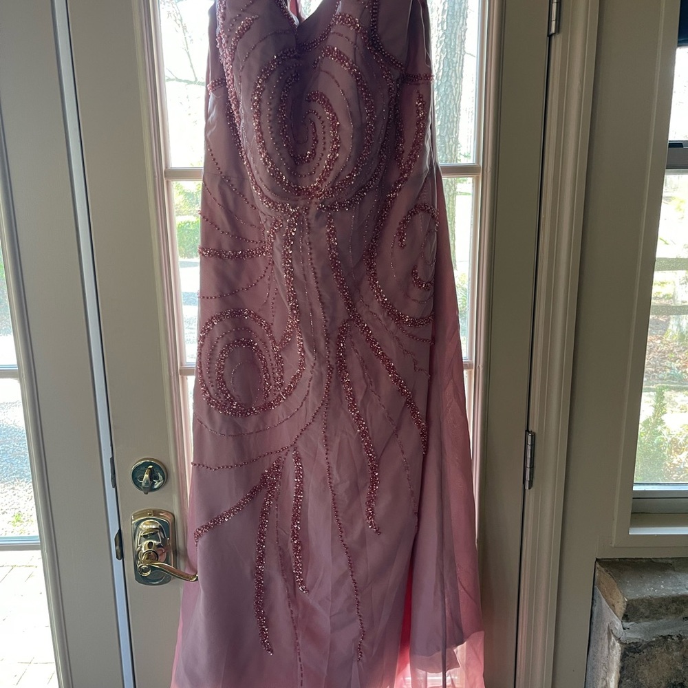 Chic Pink Swirl Embellished Prom Dress